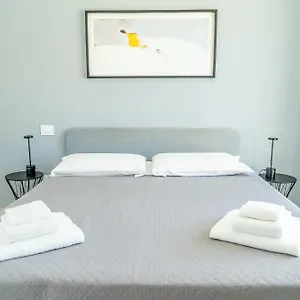 Apartament Mediterranea - Seaview, Pool & Garden, Bari